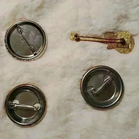 Vintage Hard Rock Cafe Buttons and Pin - Picture 2 of 8